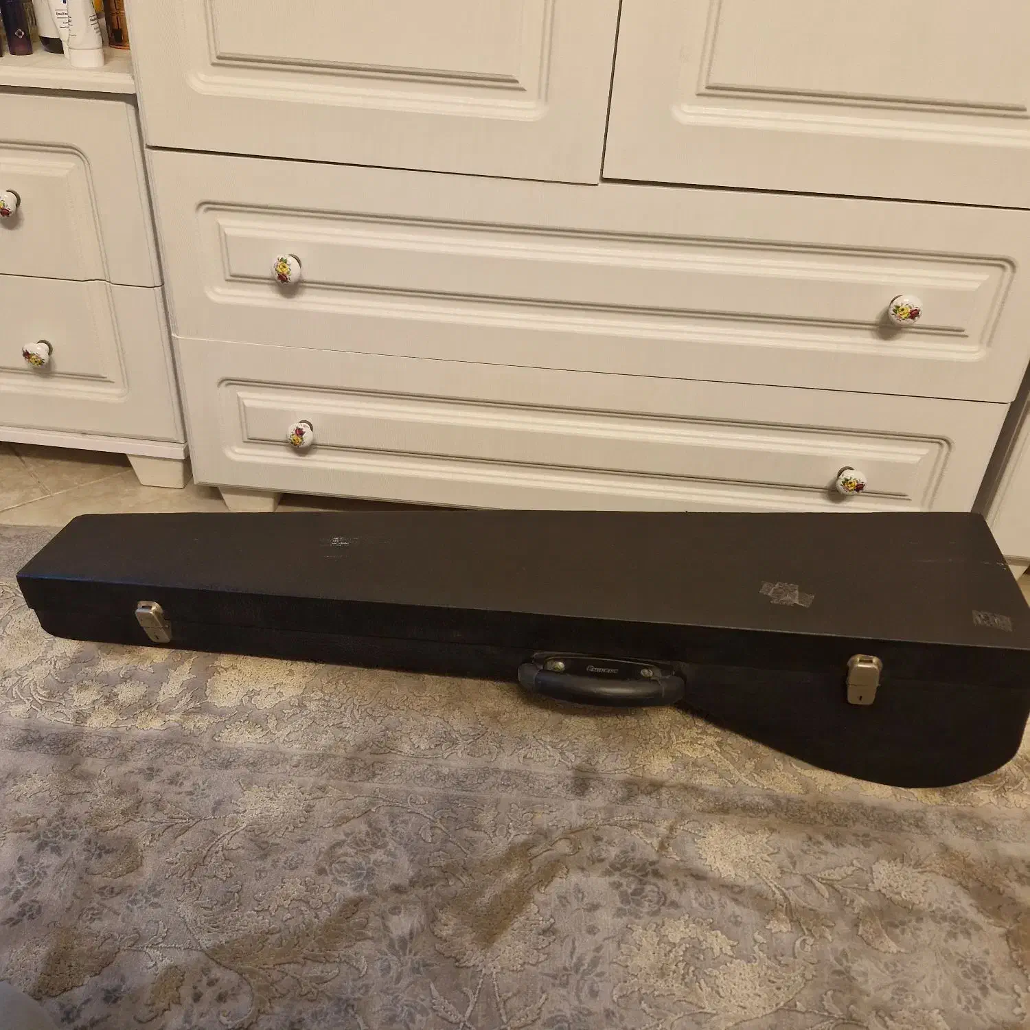 جعبه سه تار|سازهای سنتی|ری, شهادت|دیوار