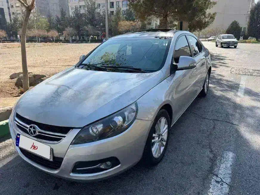 جک J5 بی رنگ|خودرو سواری و وانت|مشهد, تربیت (صدف)|دیوار