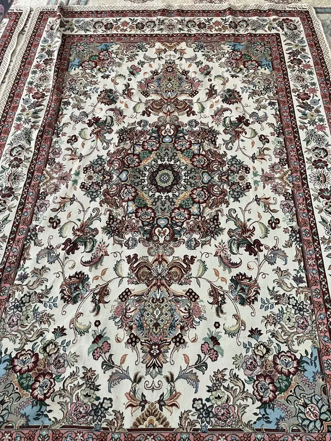 روفرشی نو|روفرشی|نیشابور, گنبد سبز|دیوار