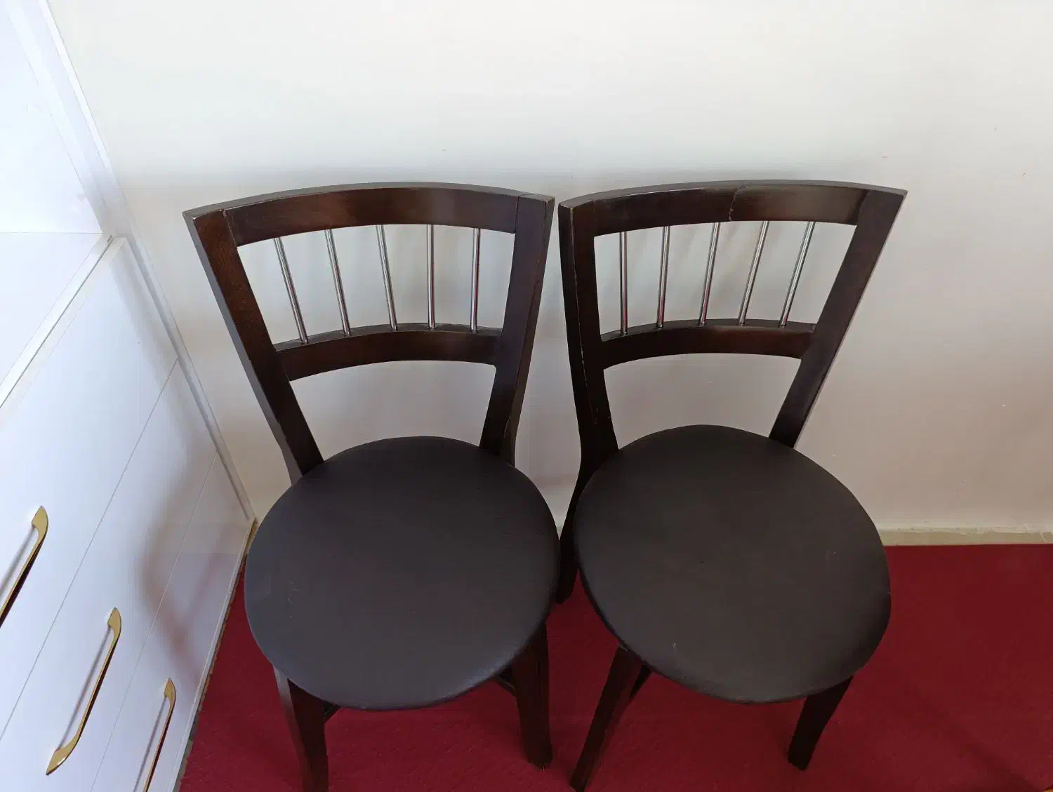 صندلی ناخن|آرایشگاه و سالن‌های زیبایی|گلبهار, شهر جدید گلبهار|دیوار