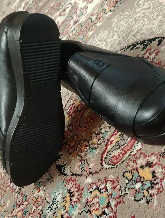 کفش|کیف، کفش، کمربند|اصفهان, پوریای ولی|دیوار