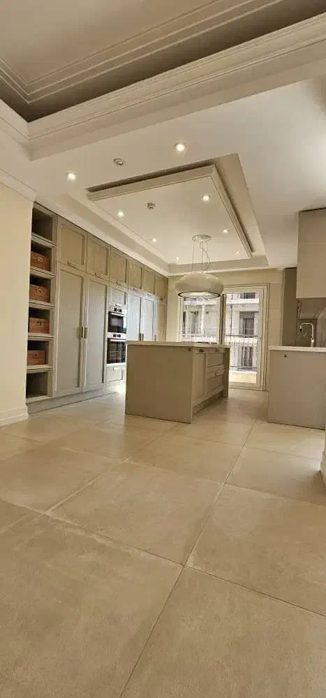 ۲۷۰ متر ۴ خواب فرمانیه شرقی ۳ پارکینگ سندی