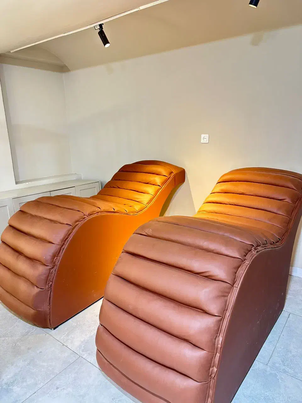 تخت چندمنظوره مخصوص سالن‌های زیبایی و کلینیک‌ها|آرایشگاه و سالن‌های زیبایی|دامغان, |دیوار