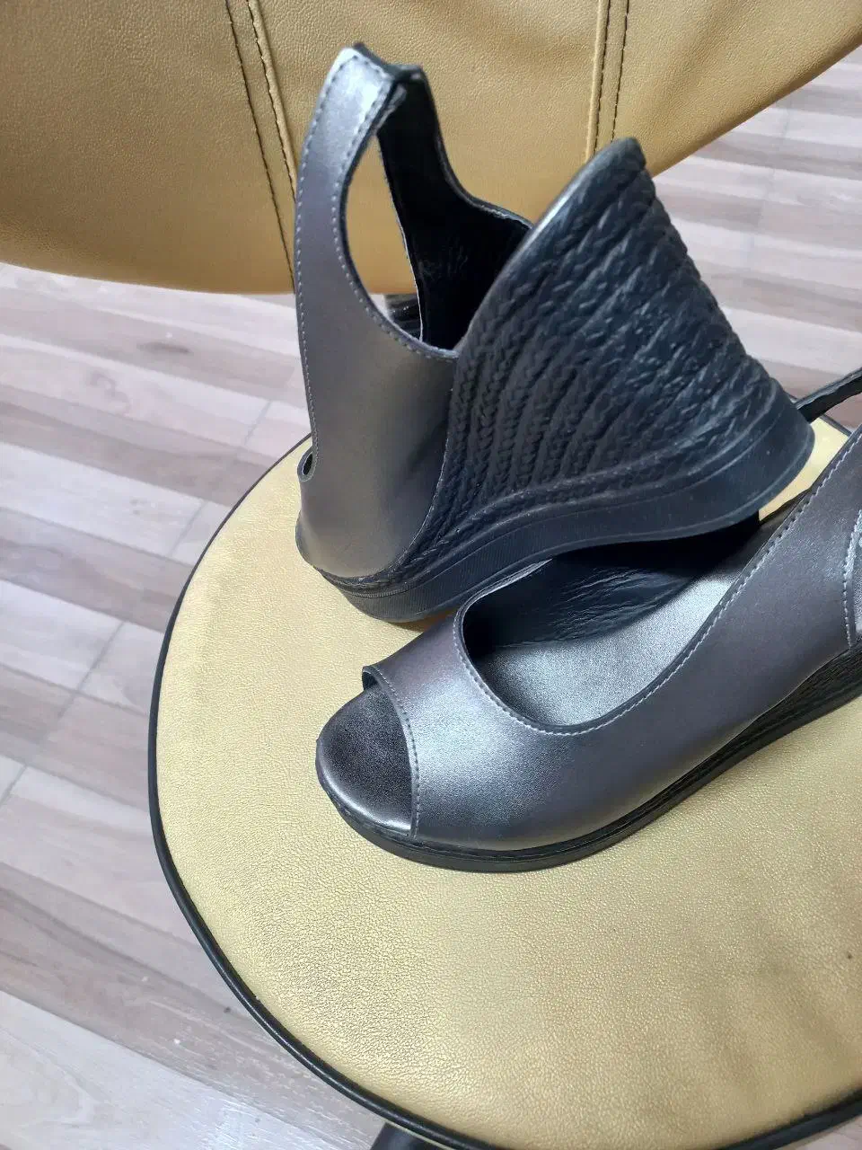 حراج کلی کفش دخترونه تمام چرم نو سایز۳۸|کیف، کفش، کمربند|گنبد کاووس, |دیوار