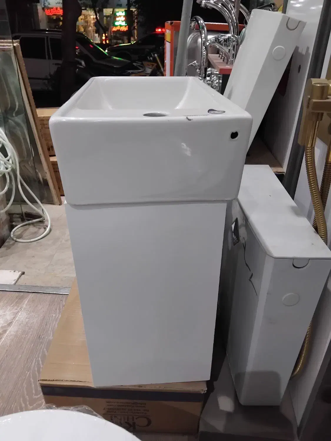 روشویی دیواری|لوازم سرویس بهداشتی|بجنورد, |دیوار