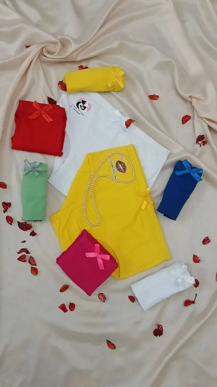 لباس زیر زنانه|لباس|بهار, |دیوار