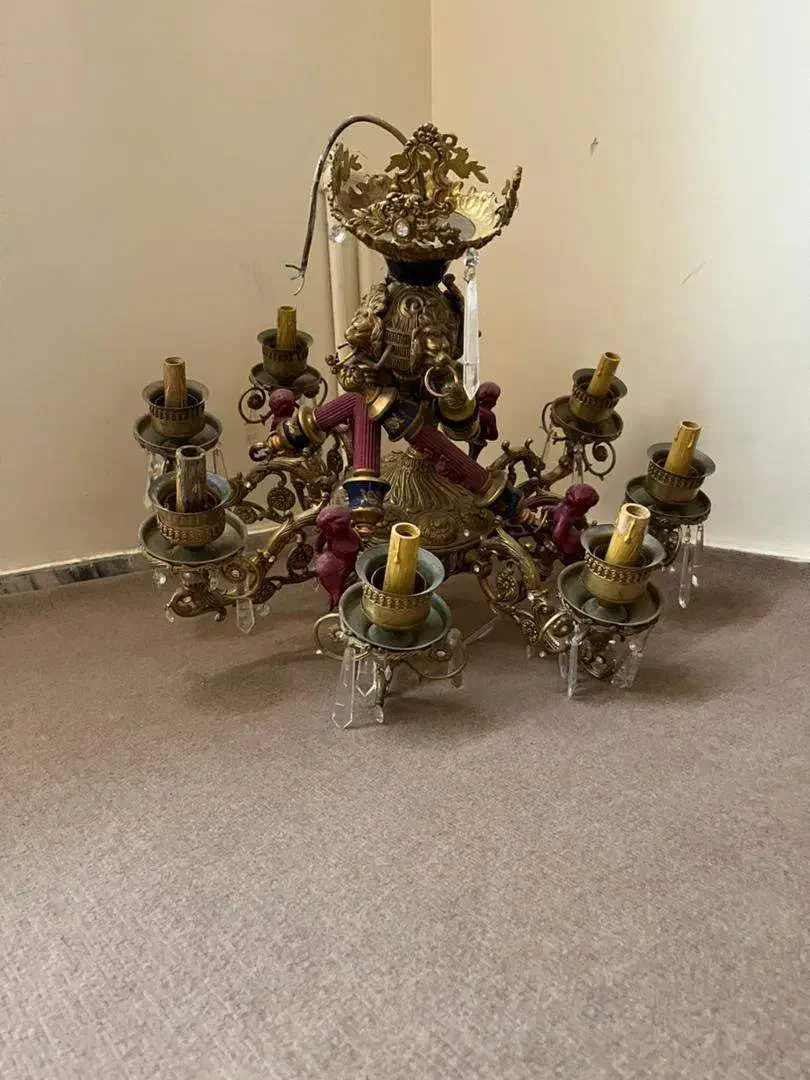 لوستر 8 شاخه برنج|لوستر و چراغ آویز|تربتحیدریه, بوستان باغ ملی|دیوار