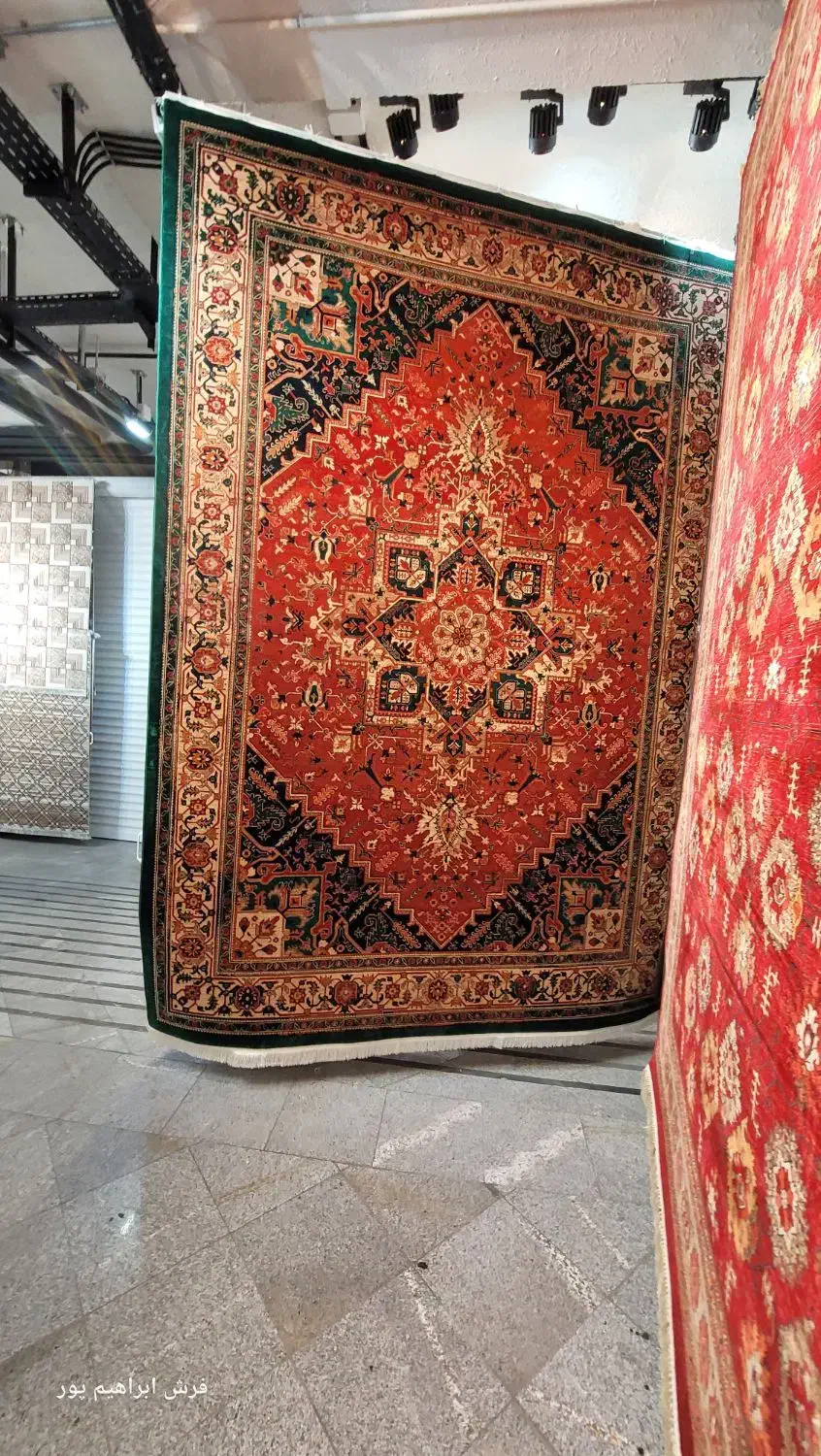 قرمز طلاکوب تخفیفی دیزاین ۱۲۰۰|فرش|مشهد, چهارباغ|دیوار