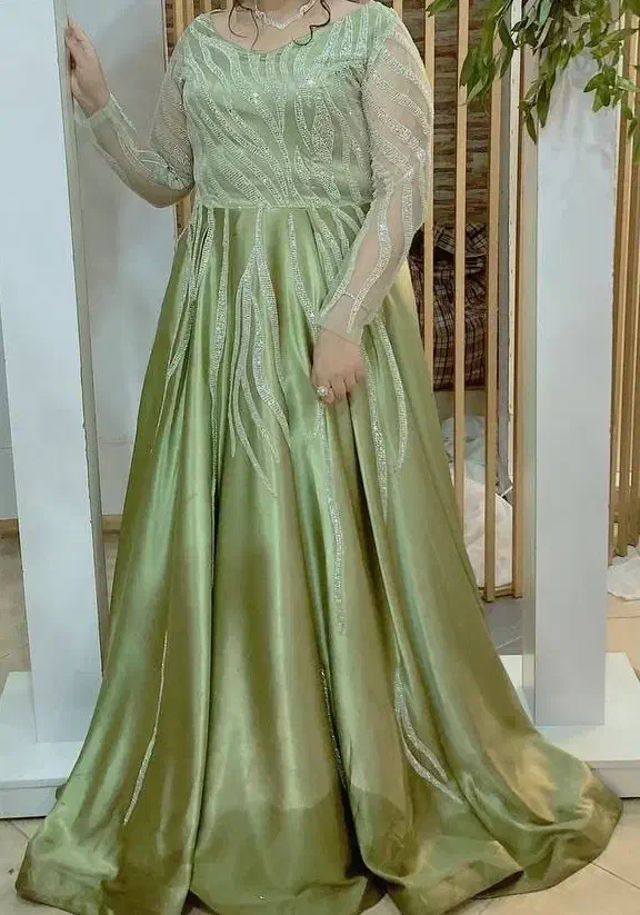 لباس سنگ دوزی|لباس|کازرون, |دیوار