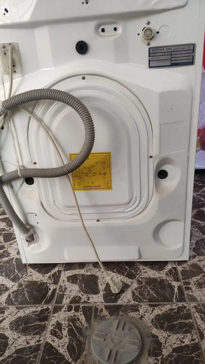 یک عدد  لباسشویی و فریزر|ماشین لباسشویی و خشک‌کن لباس|آباده, |دیوار