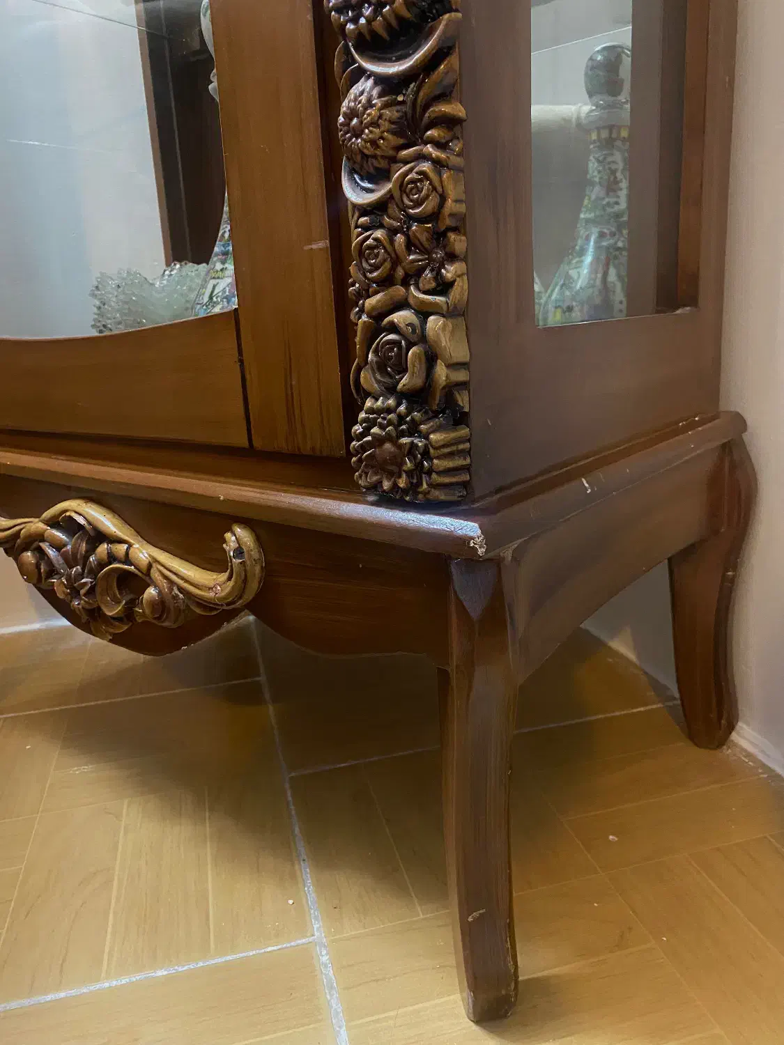 بوفه در حد نو با قد تقریبا ۱۶۵|بوفه، ویترین، کنسول|قزوین, |دیوار