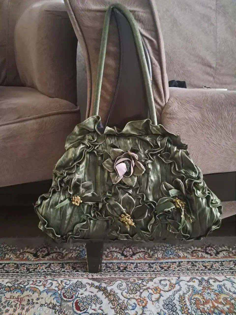 کیف|کیف، کفش، کمربند|پرند, فاز ۵|دیوار