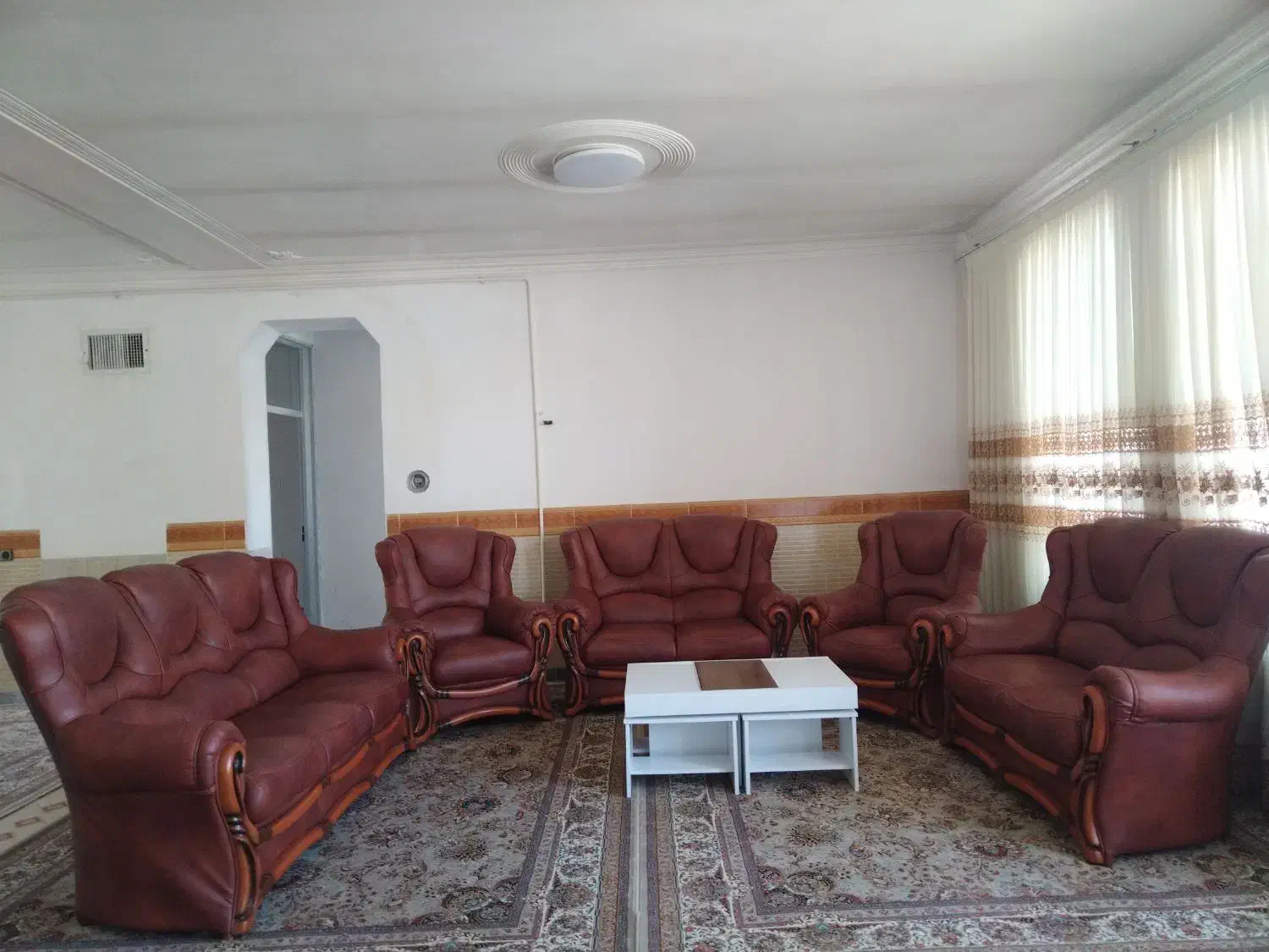 مبل نه نفره در حد نو تخفیف پای معامله ام میدم|مبلمان خانگی و میز عسلی|ایلام, |دیوار
