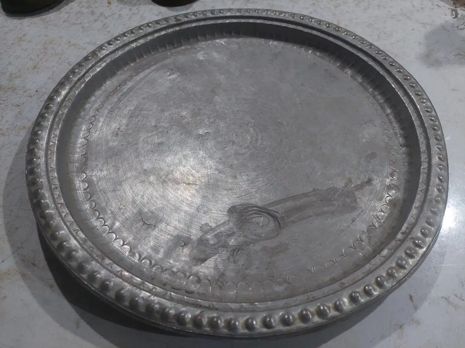 سینی مسی آنتیک عتیقه|صنایع دستی و سایر لوازم تزئینی|اصفهان, دوطفلان|دیوار