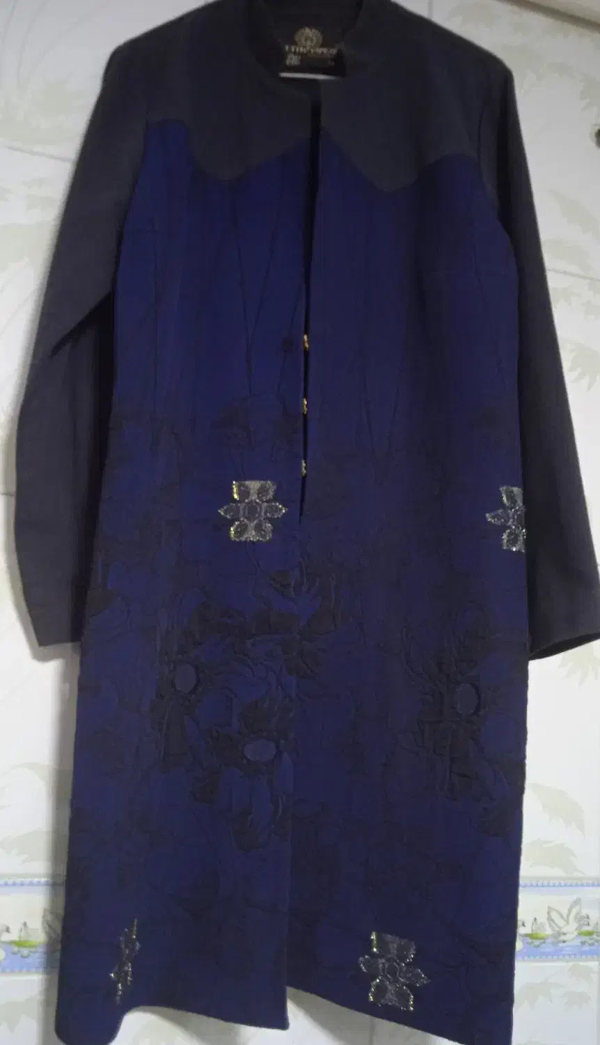 مانتو ژاکارد سرمه ای  و پالتو پشمی دارچینی|لباس|گرگان, |دیوار