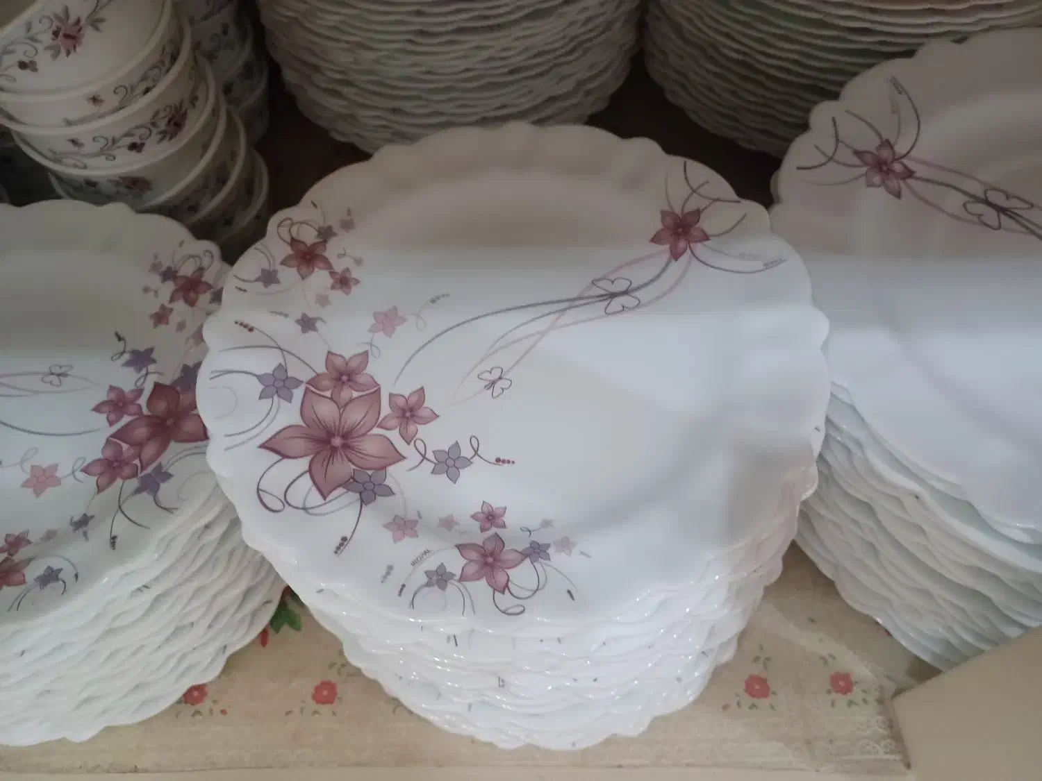 بشقاب آرکوپال وچاقو|ظروف سرو و پذیرایی|یزد, |دیوار