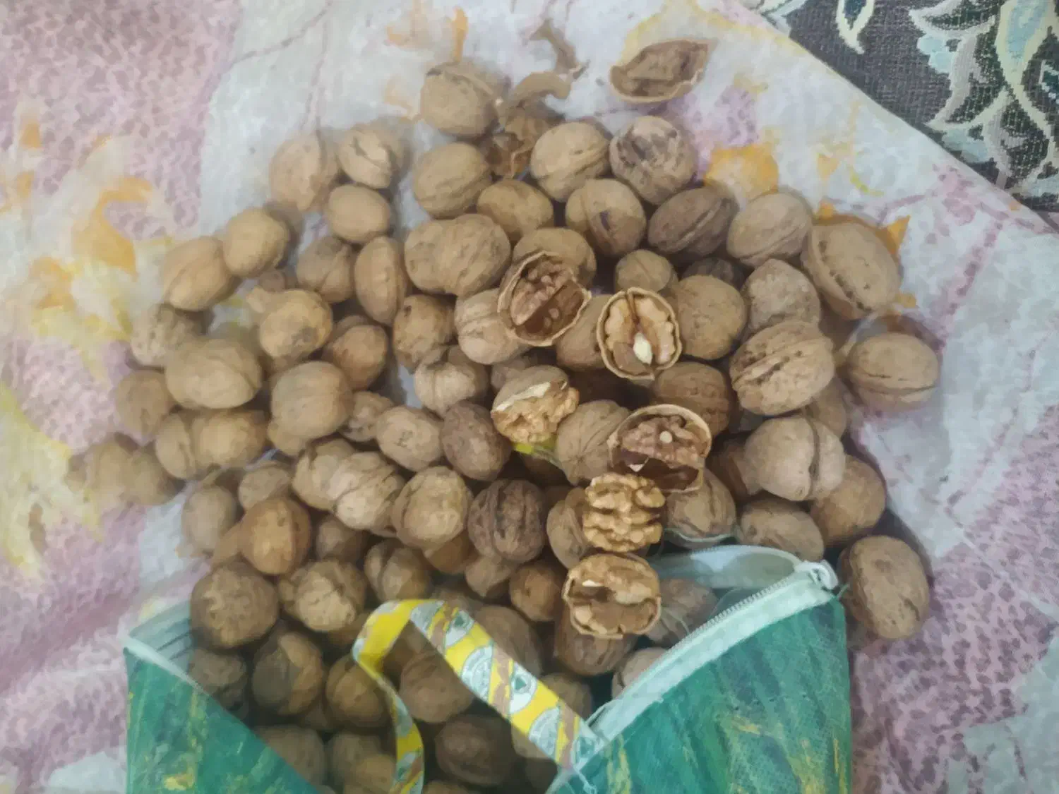 گردو|خوردنی و آشامیدنی|نالوس, |دیوار