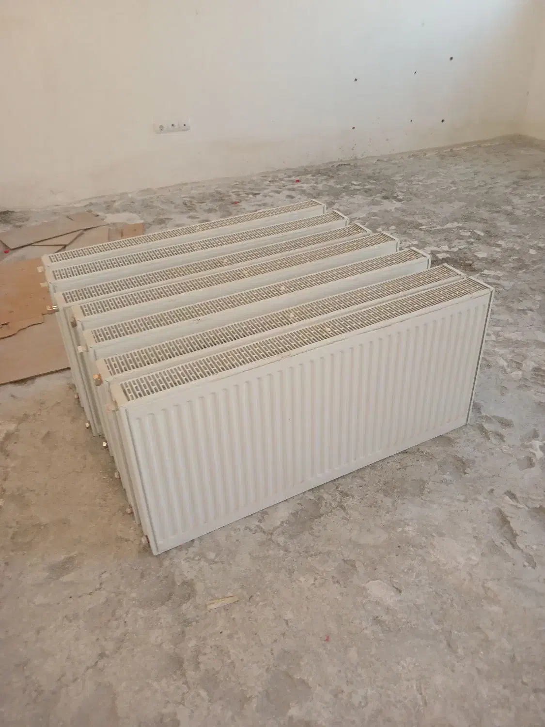 رادیاتور پنلی سالم نو اندازه ۱۲۰ ۷ عدد|آبگرمکن، پکیج، شوفاژ|تبریز, |دیوار