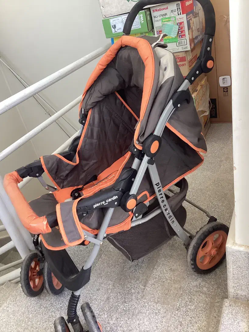 کالسکه پیرگاردین فرانسه|کالسکه و لوازم جانبی|اصفهان, رزمندگان|دیوار