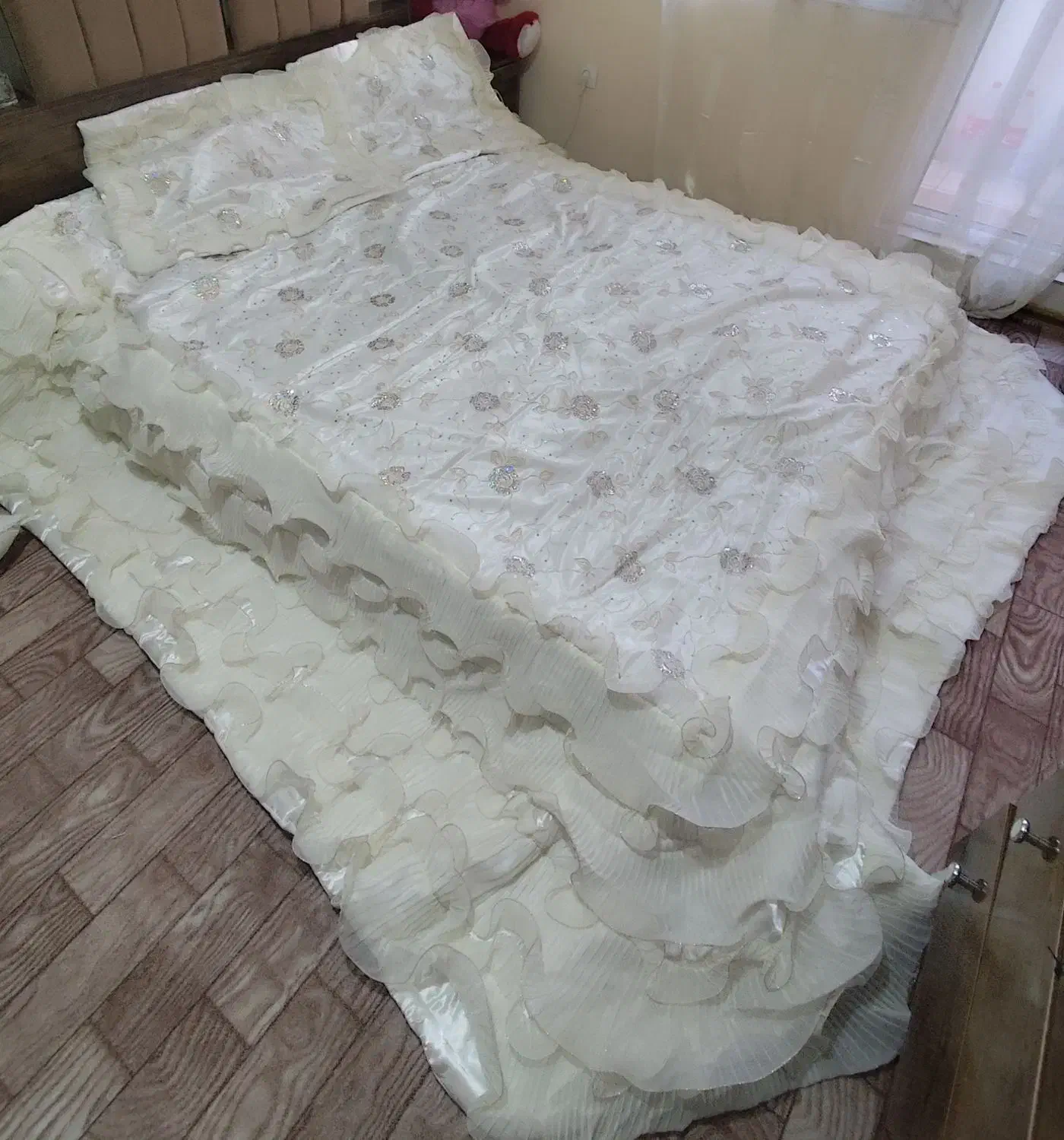 روتختی ساتن ترک کرمی رنگ|سرویس روتختی|سهند, |دیوار