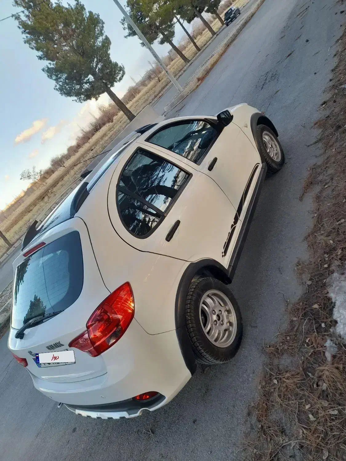 کوییک ۱۴۰۰سفیدمشکی|خودرو سواری و وانت|اقلید, |دیوار