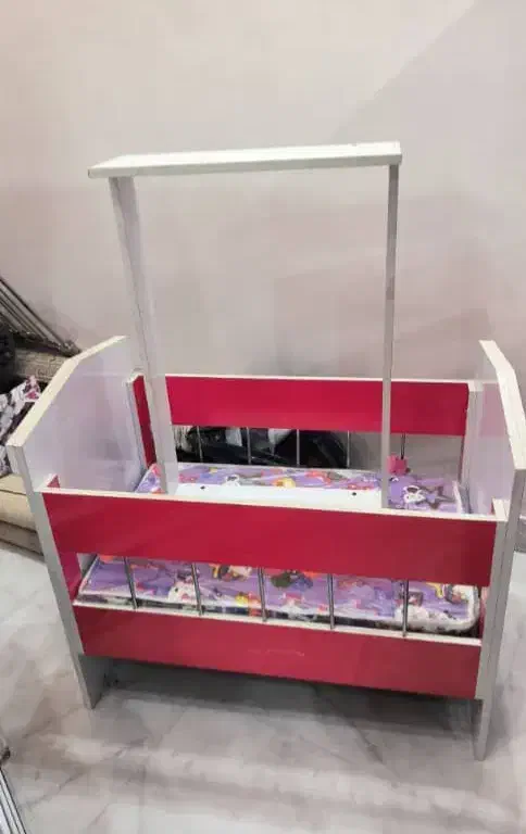 گهواره چوبی نوزاد|تخت و صندلی بچه|اندیمشک, |دیوار