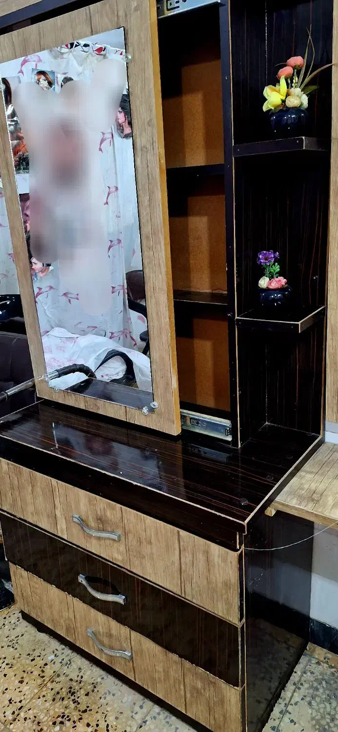 فروش دکور یا میز آرایشی|آرایشگاه و سالن‌های زیبایی|بهبهان, |دیوار