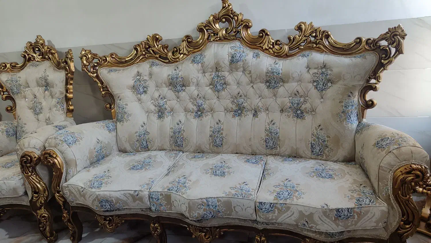 فروش فوری مبل سلطنتی|مبلمان خانگی و میز عسلی|خوی, |دیوار