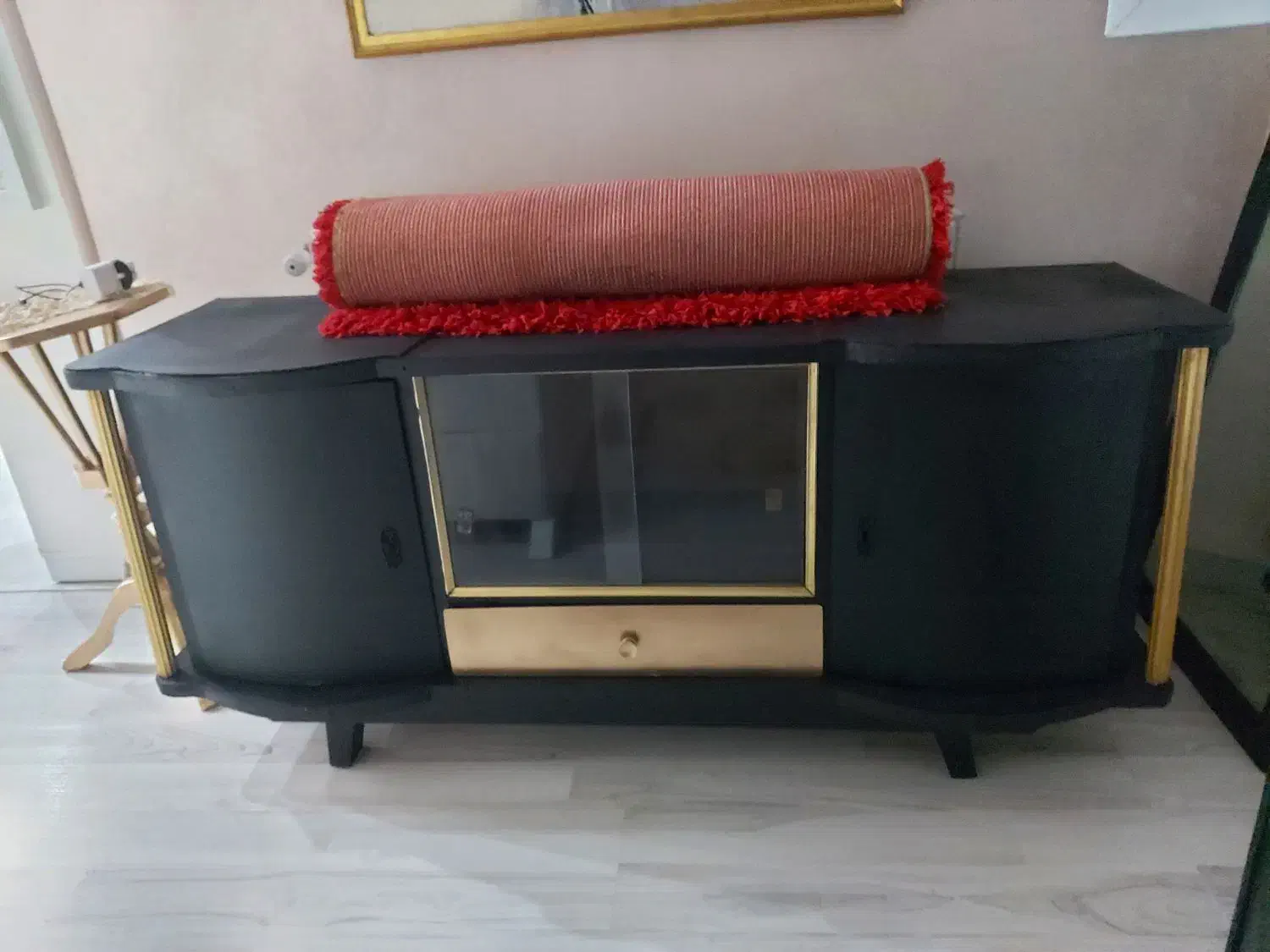 دیراور قدیمی مشکی و کشو سفید|جاکفشی، کمد، دراور|اردبیل, |دیوار