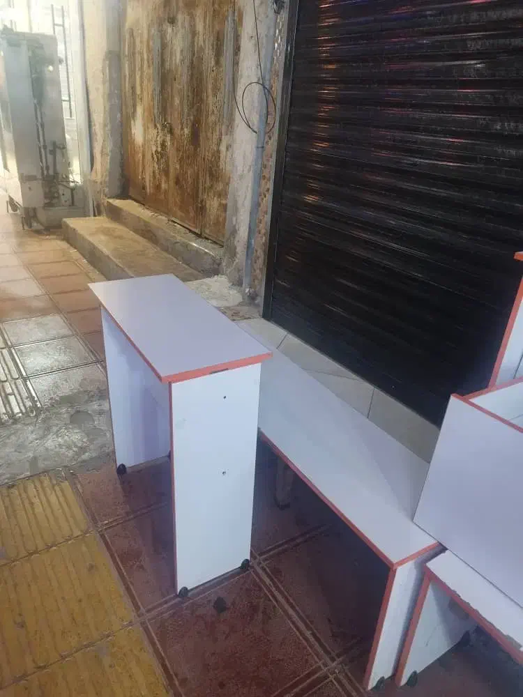 میز و نیمکت|کافی‌شاپ و رستوران|قشم, |دیوار