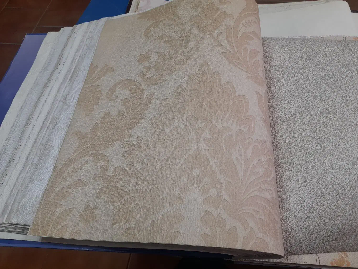 نصب کاغذ دیواری نصف قیمت|خدمات پیشه و مهارت|ماکو, |دیوار