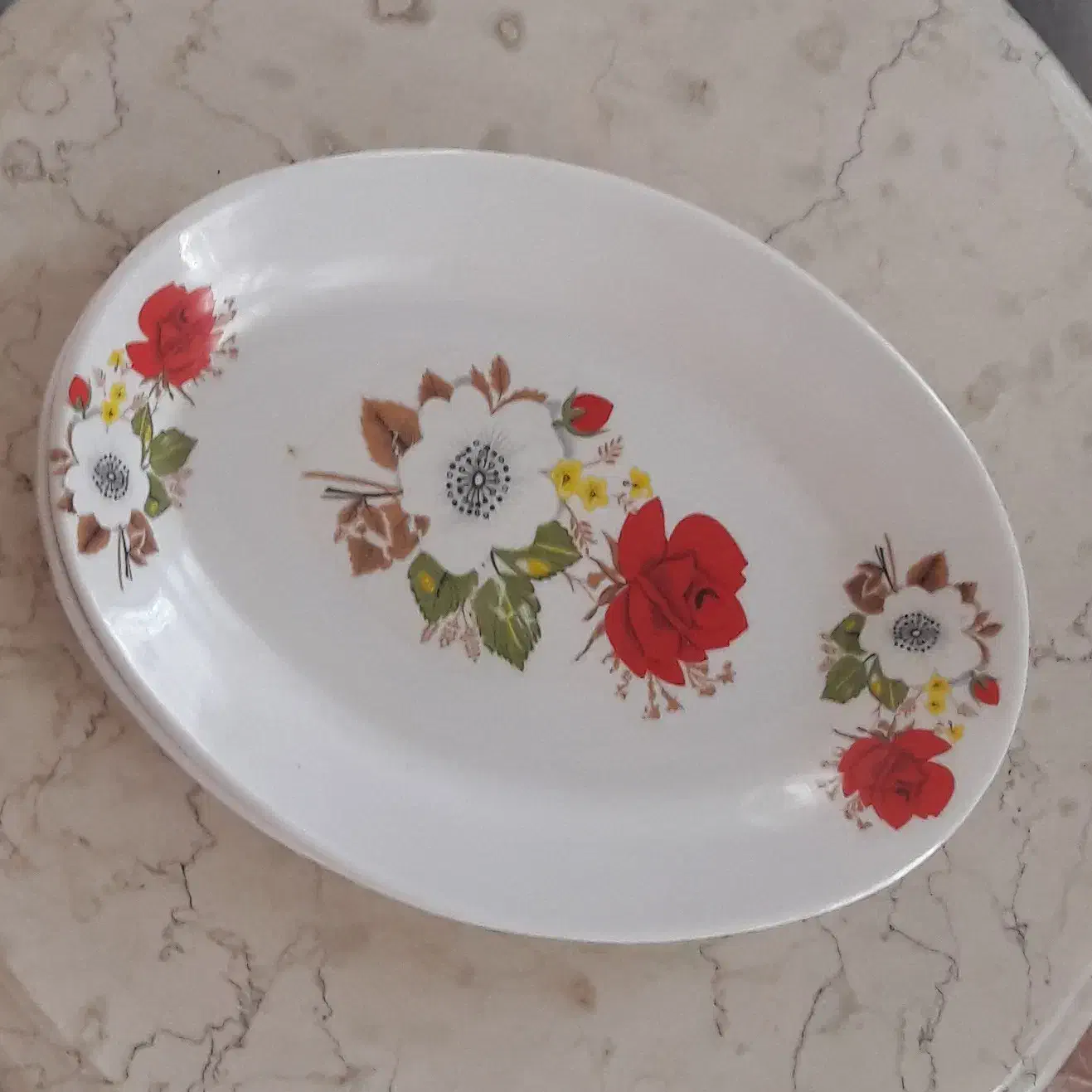 دیس ملامین قدیمی|ظروف سرو و پذیرایی|اصفهان, سرچشمه|دیوار