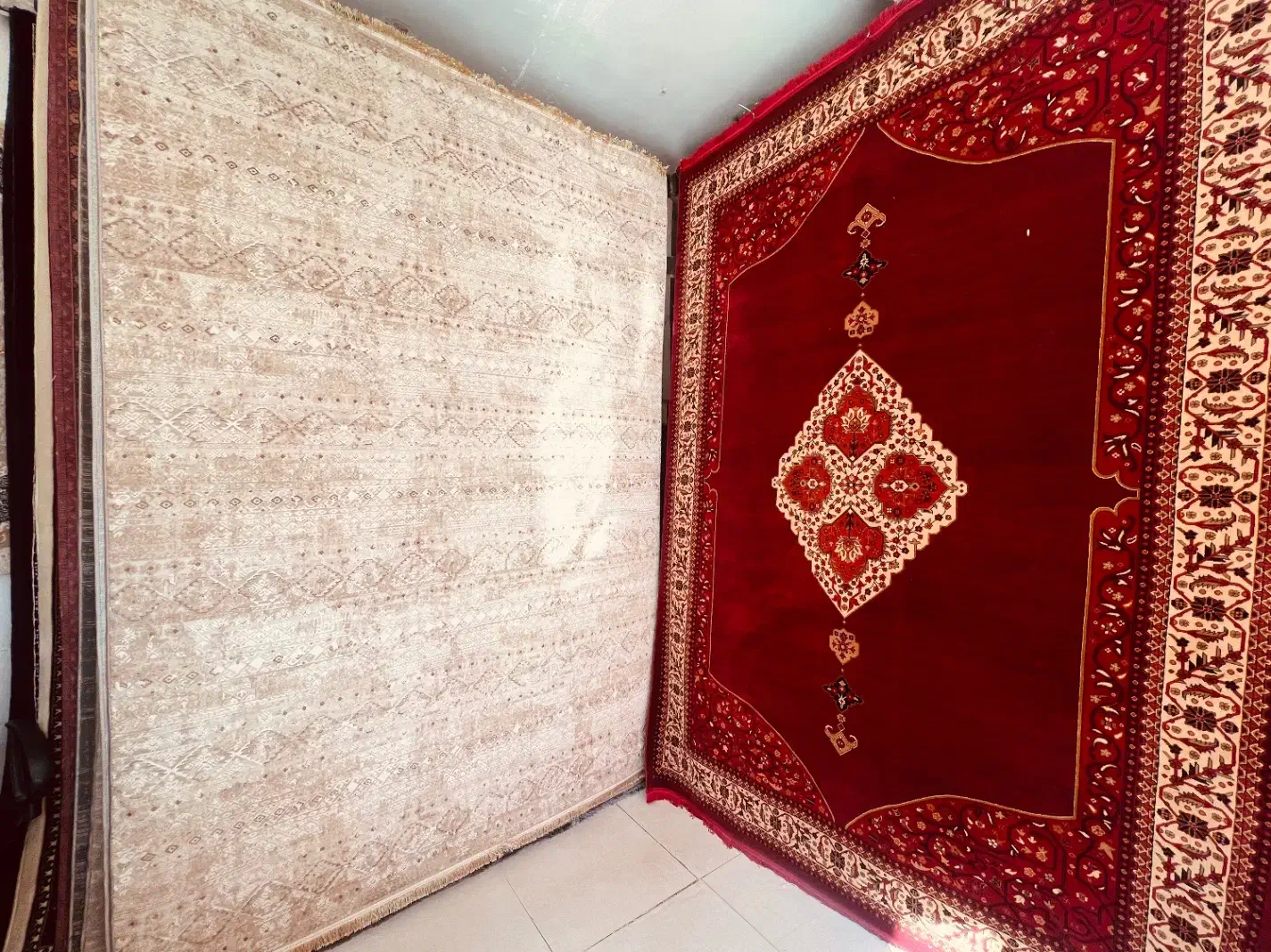 سرای فرش و قالیچه|فرش|نیشابور, محله میدان باغات|دیوار