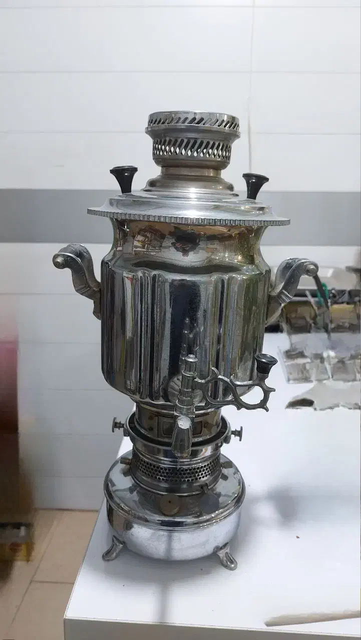 سماور نفتی قدیمی|سماور، چایساز، قهوهساز|گلپایگان, |دیوار