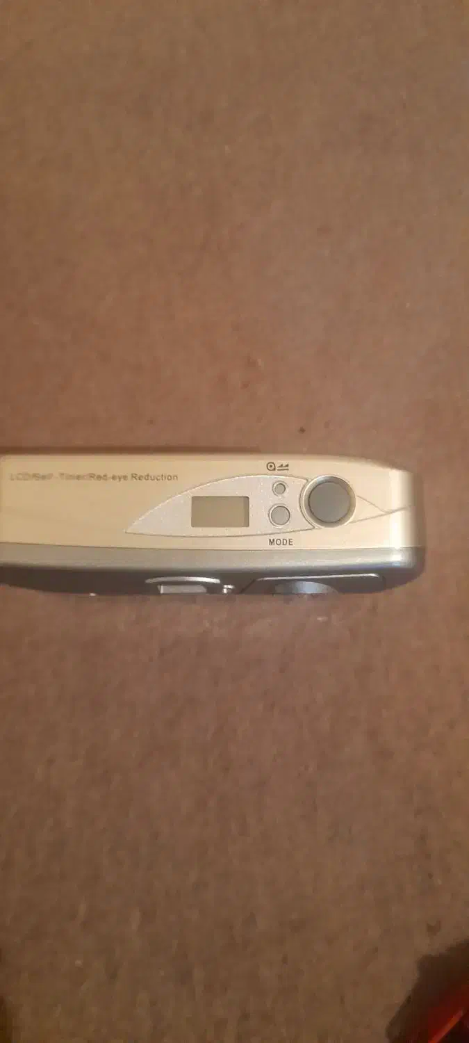 یک دوربین عکاسی|دوربین عکاسی و فیلمبرداری|زرند, |دیوار