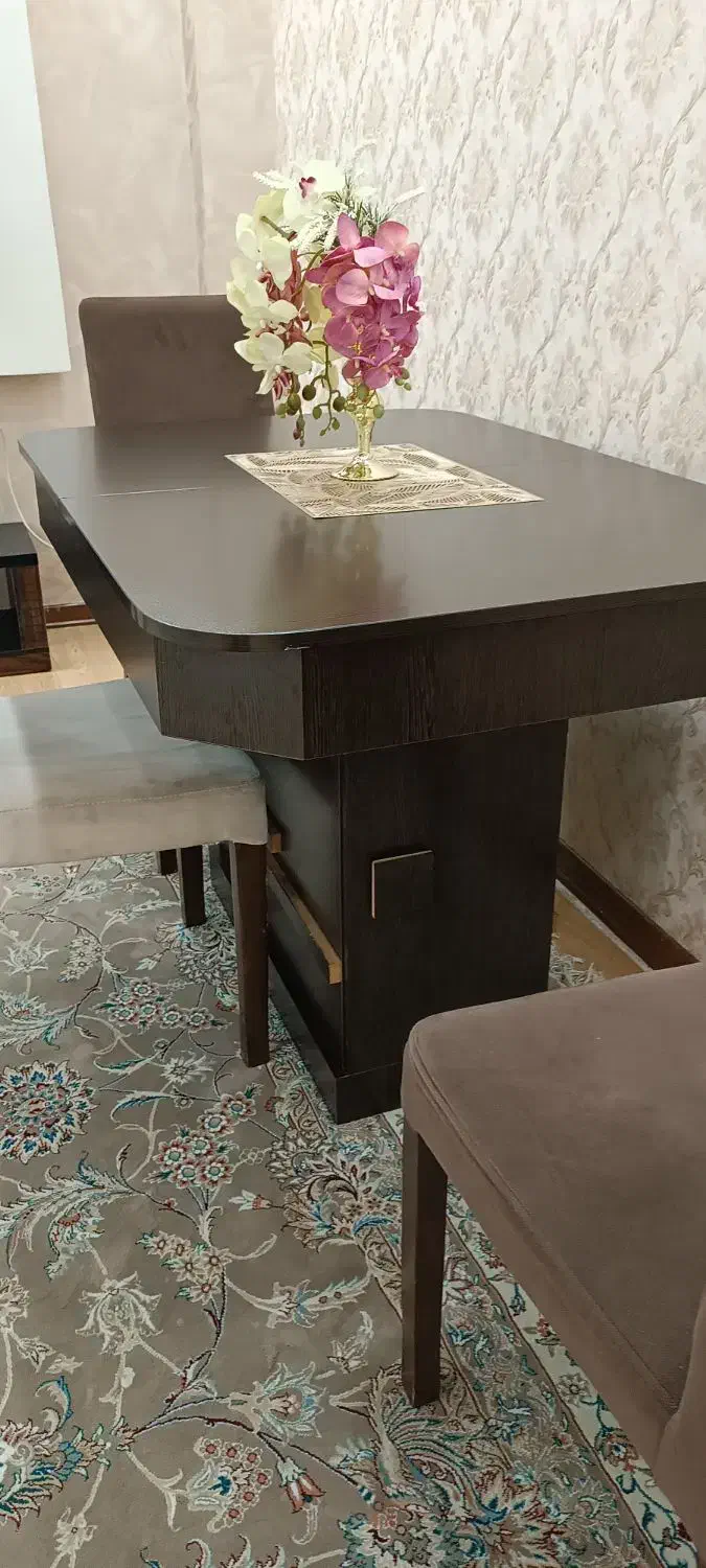 میز غذا خوری ۴ نفره (۶ نفره )|میز و صندلی غذاخوری|اهواز, کوی باهنر|دیوار