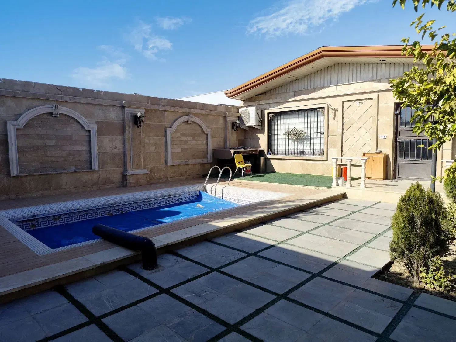 ۴۲۵ متر باغ ویلا / شهرک بر اصلی بلوار میباشد|فروش خانه و ویلا|محمدشهر, محمدشهر|دیوار