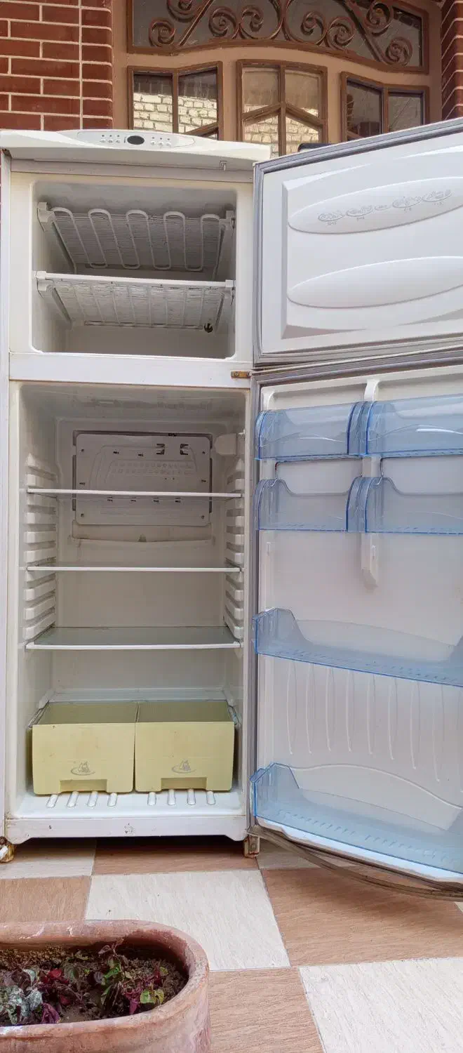 دو عدد یخچال|یخچال و فریزر|جهرم, |دیوار