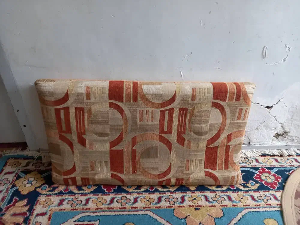 ۴ عدد پشتی|پشتی|فیروزآباد (فارس), |دیوار