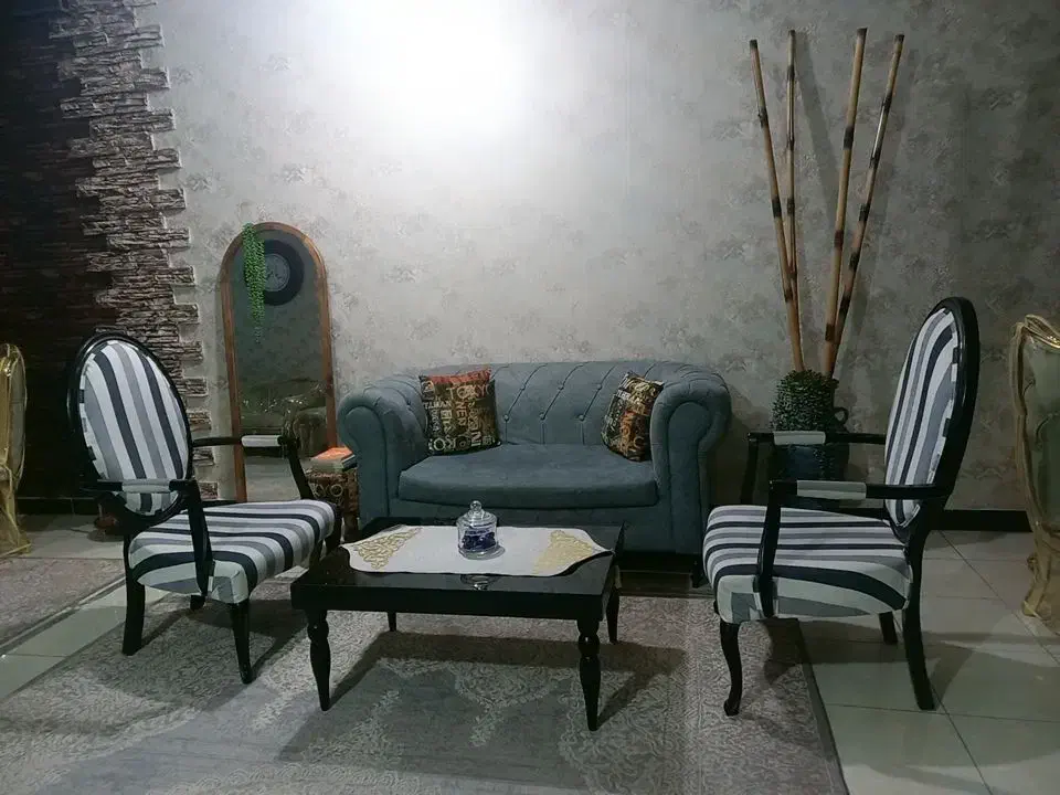 نیم ست مبلمان تمیز و سالم|مبلمان خانگی و میز عسلی|اهواز, شهرک توسعه نیشکر|دیوار