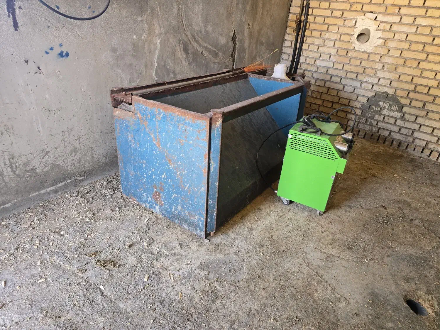 دانخوری زنجیری بیگ داچمن|ماشینآلات صنعتی|تربتحیدریه, مورشک|دیوار