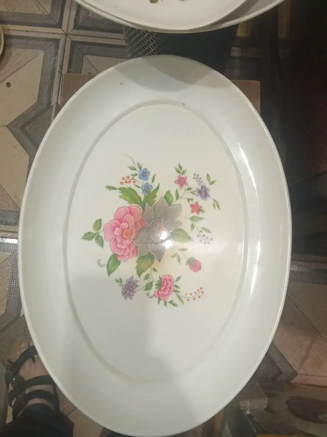 تعداد ۸۰بشقاب و دیس ملامین|ظروف سرو و پذیرایی|شیراز, کوزه گری|دیوار