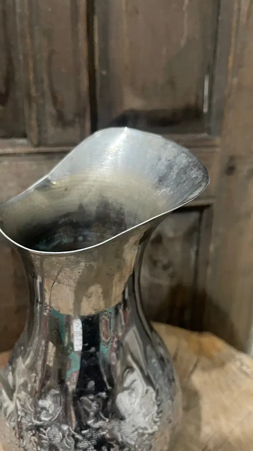 پارچ لب اردکی برنجی|کلکسیون اشیاء عتیقه|چمستان, |دیوار