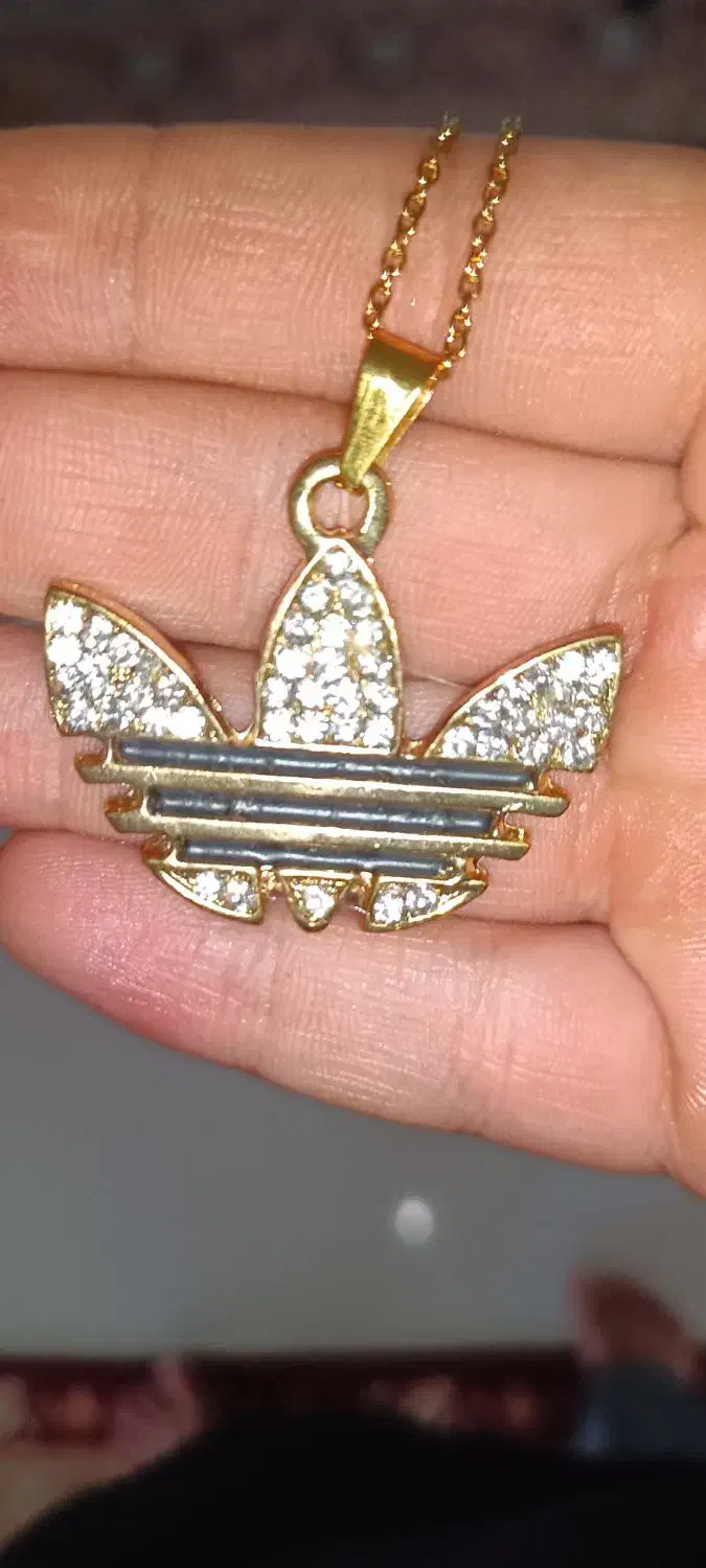 میدرنج 8 پرچم و زنجیر آدیداس|قطعات یدکی و لوازم جانبی|اردبیل, |دیوار