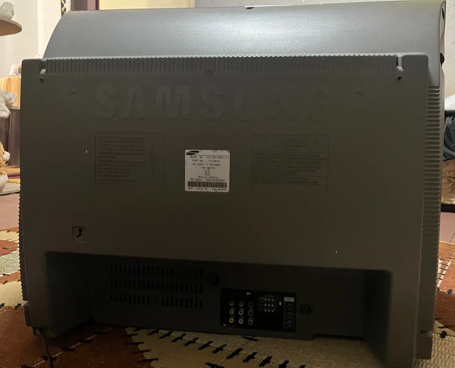 تلویزیون همراه با میز تلویزیون|تلویزیون و پروژکتور|رشت, لاکان شهر|دیوار