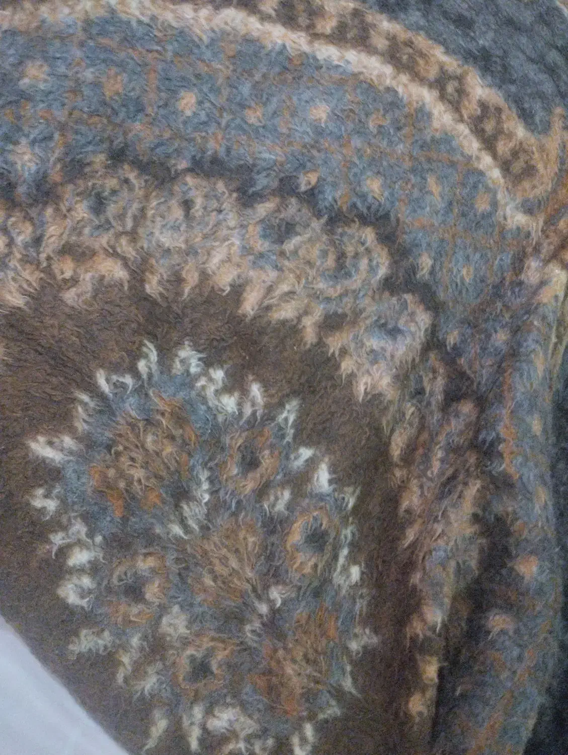 پتو سالم|رختخواب، بالش، پتو|خوی, |دیوار