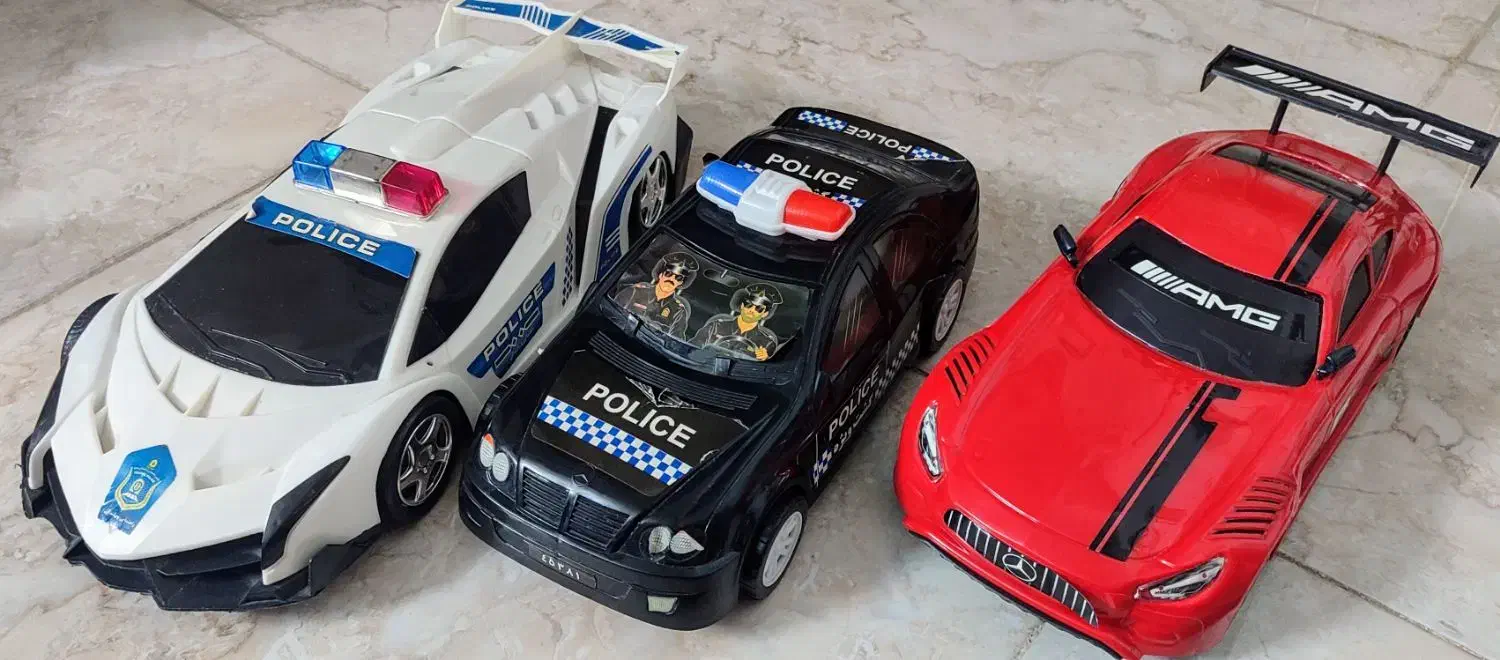 فوتبال دستی و سه تا ماشین بزرگ|اسباب‌‌بازی|قم, شاه سید علی|دیوار