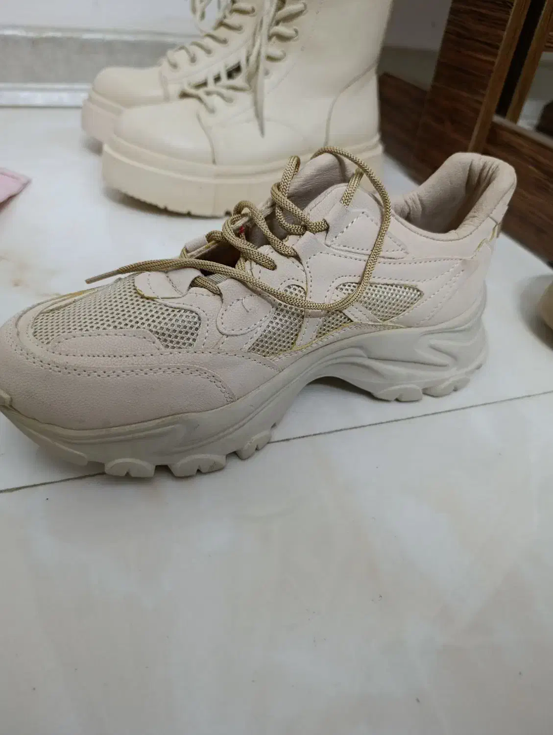 همه کاملا نو هستن|لباس|الیگودرز, |دیوار