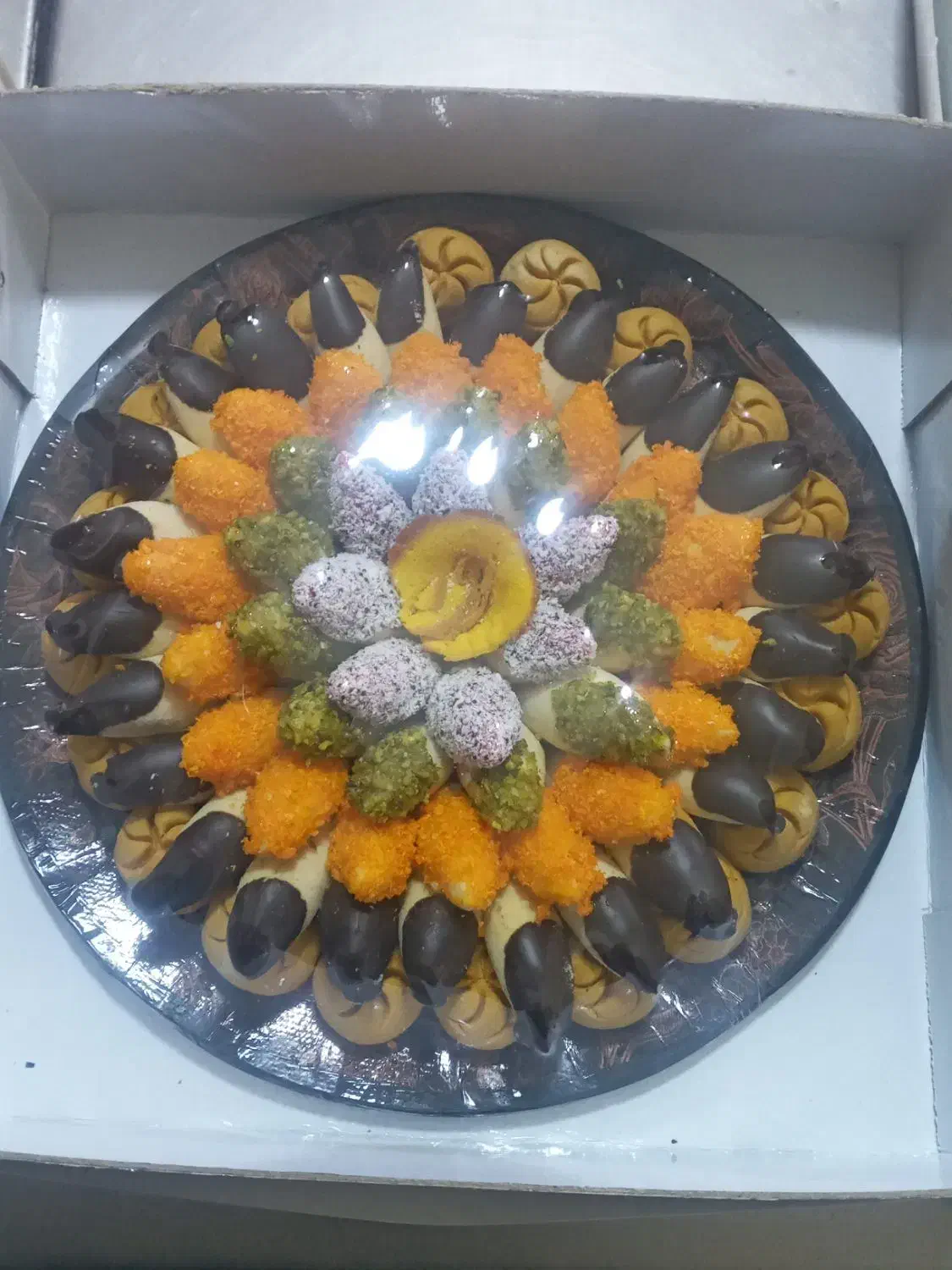 چیدمان شیرینی|استخدام خدمات فروشگاه و رستوران|محمدشهر, محمدشهر|دیوار