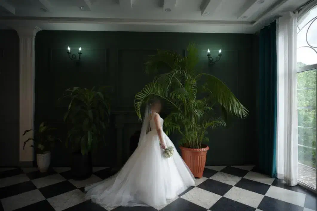 لباس عروس|لباس|رشت, استادسرا|دیوار